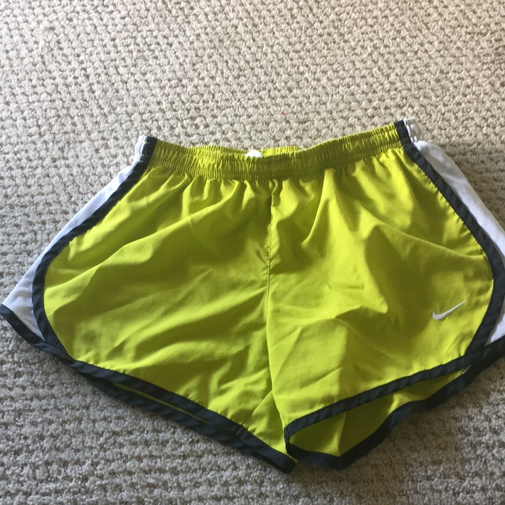 Nike Tempo Shorts size kids medium yellowish green